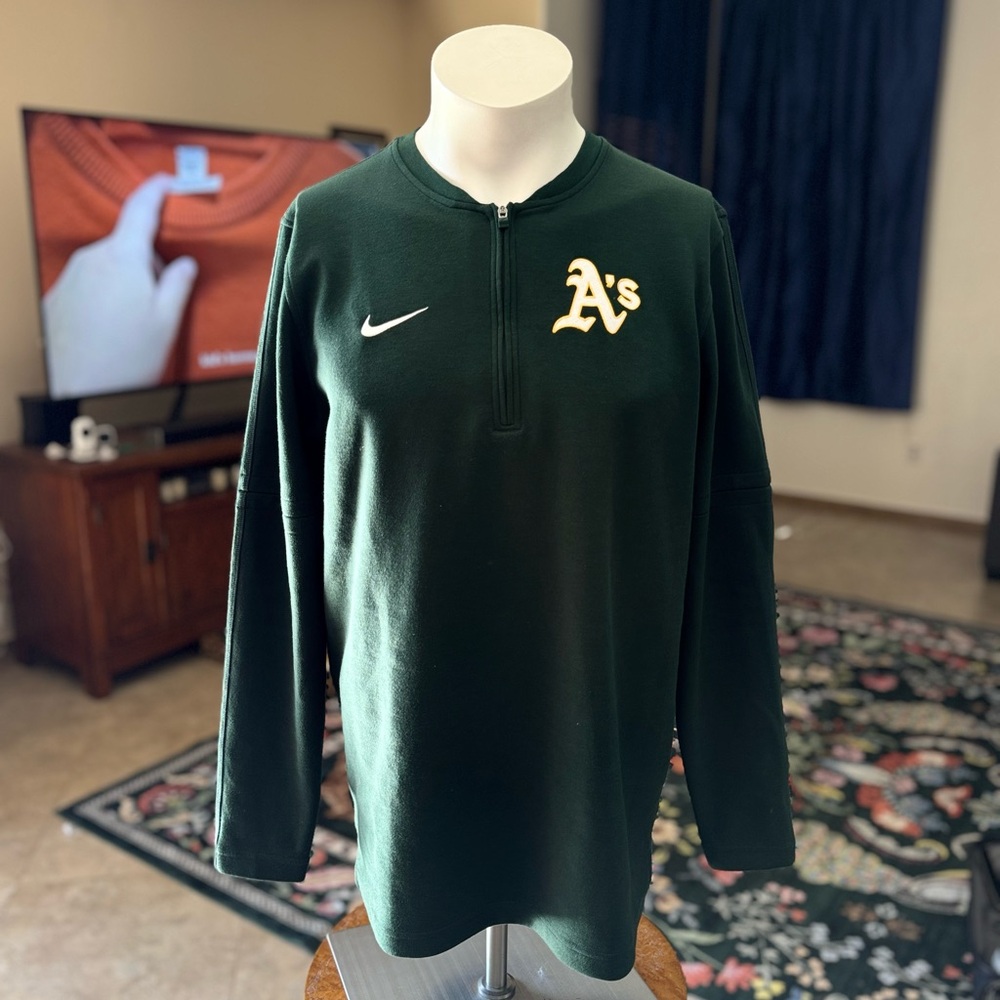 Men's Athletics Nike Green Authentic Collection Performance Half-Zip Top
Medium
